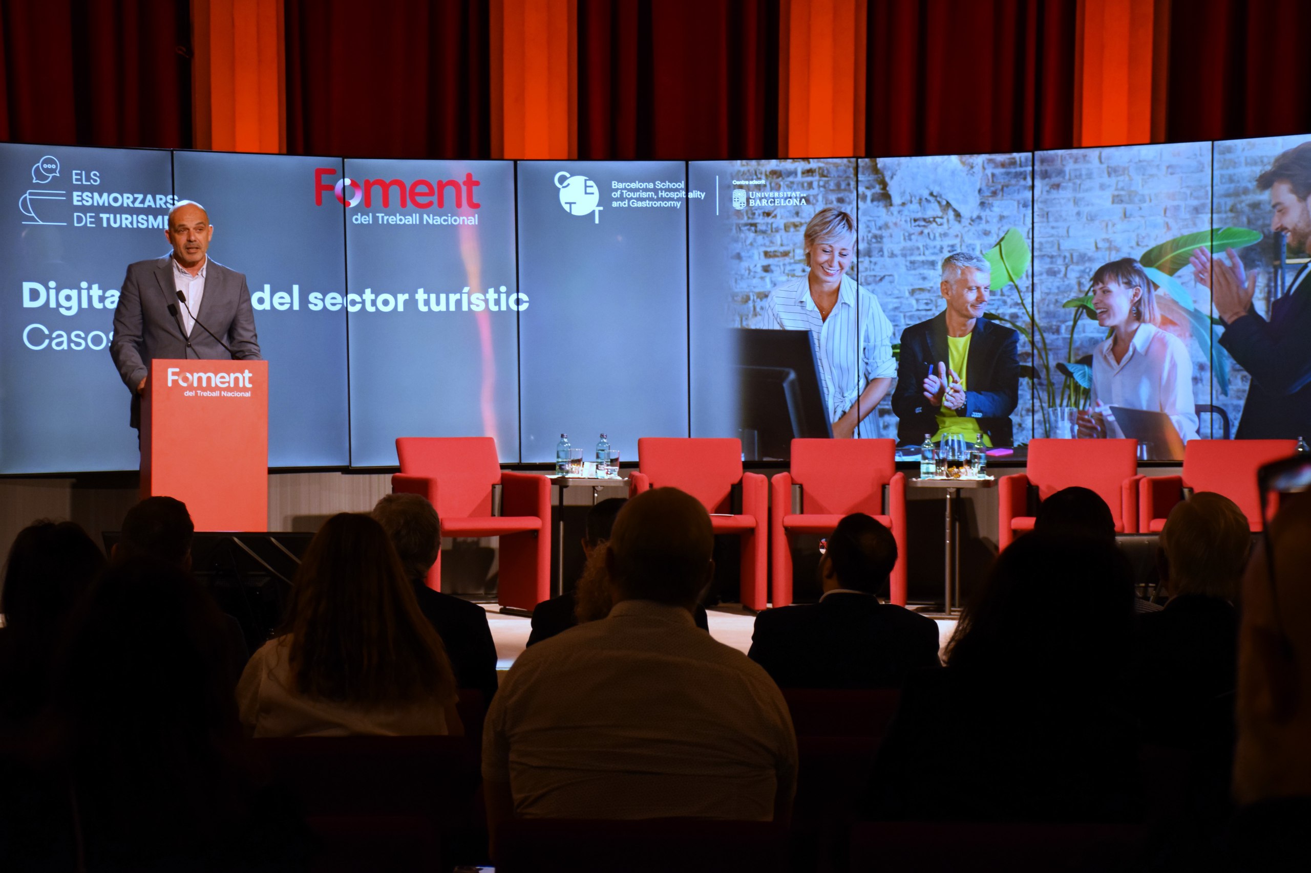 Photography from: "El futur del turisme serà digital i sostenible o no serà"  | CETT